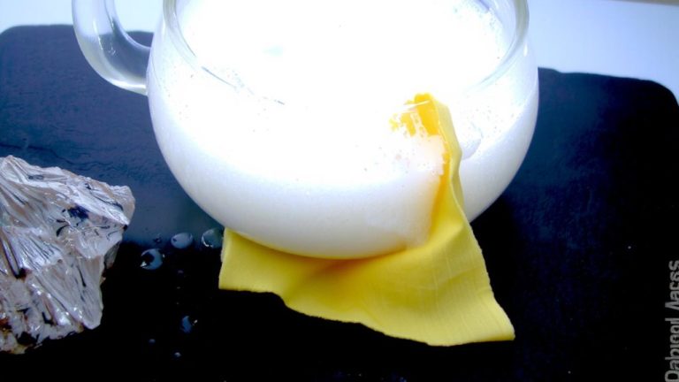 chelating agents enhance biodegradable detergent performance