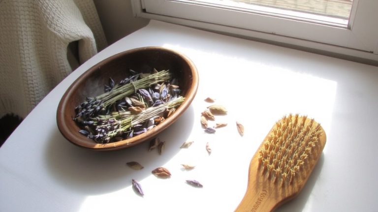 natural essential oils repel moths