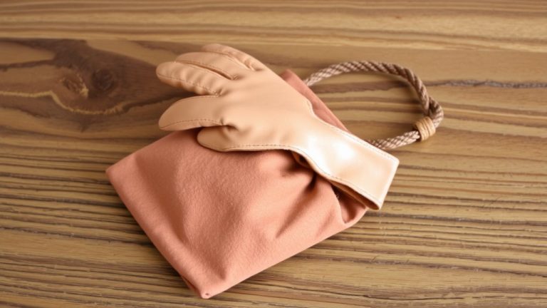 pair store in pouches