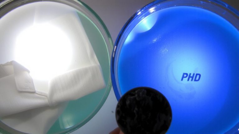 ph modifiers enhance detergent efficacy