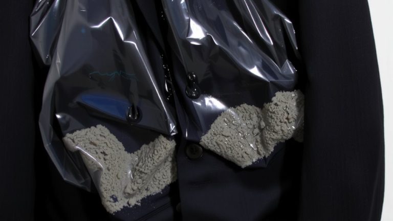 plastic bags trap moisture