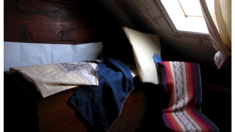 preserve quilts from modern dyes